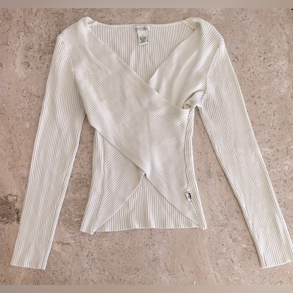 SHY GIRL Crossover Ribbed Sweater